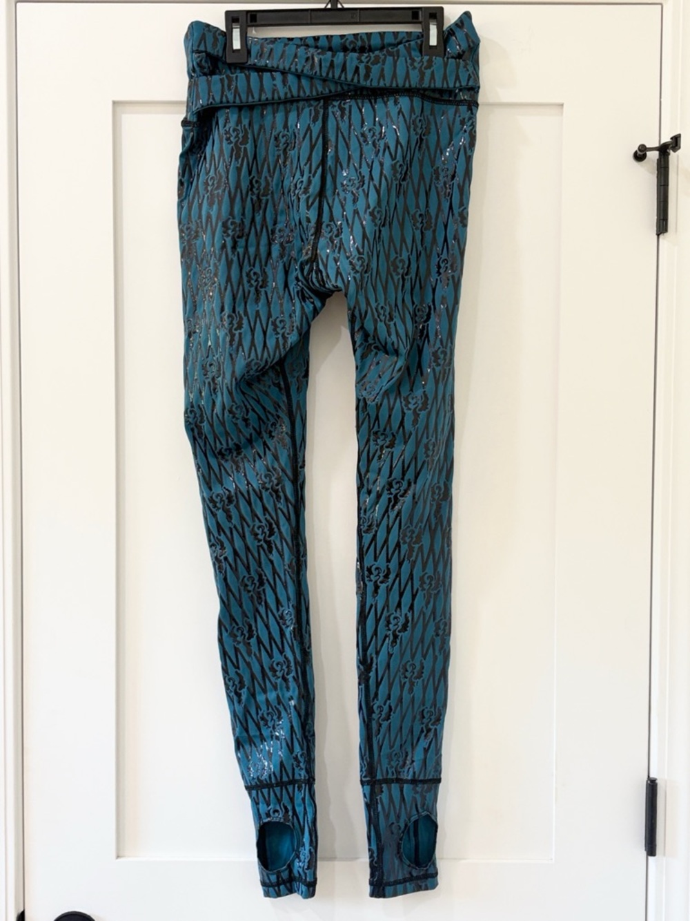 Teal Patterned Leggings - Unknown Brand - Picture 2 of 9
